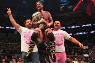 CM Punk Brings Positive Vibes to WWE Locker Room