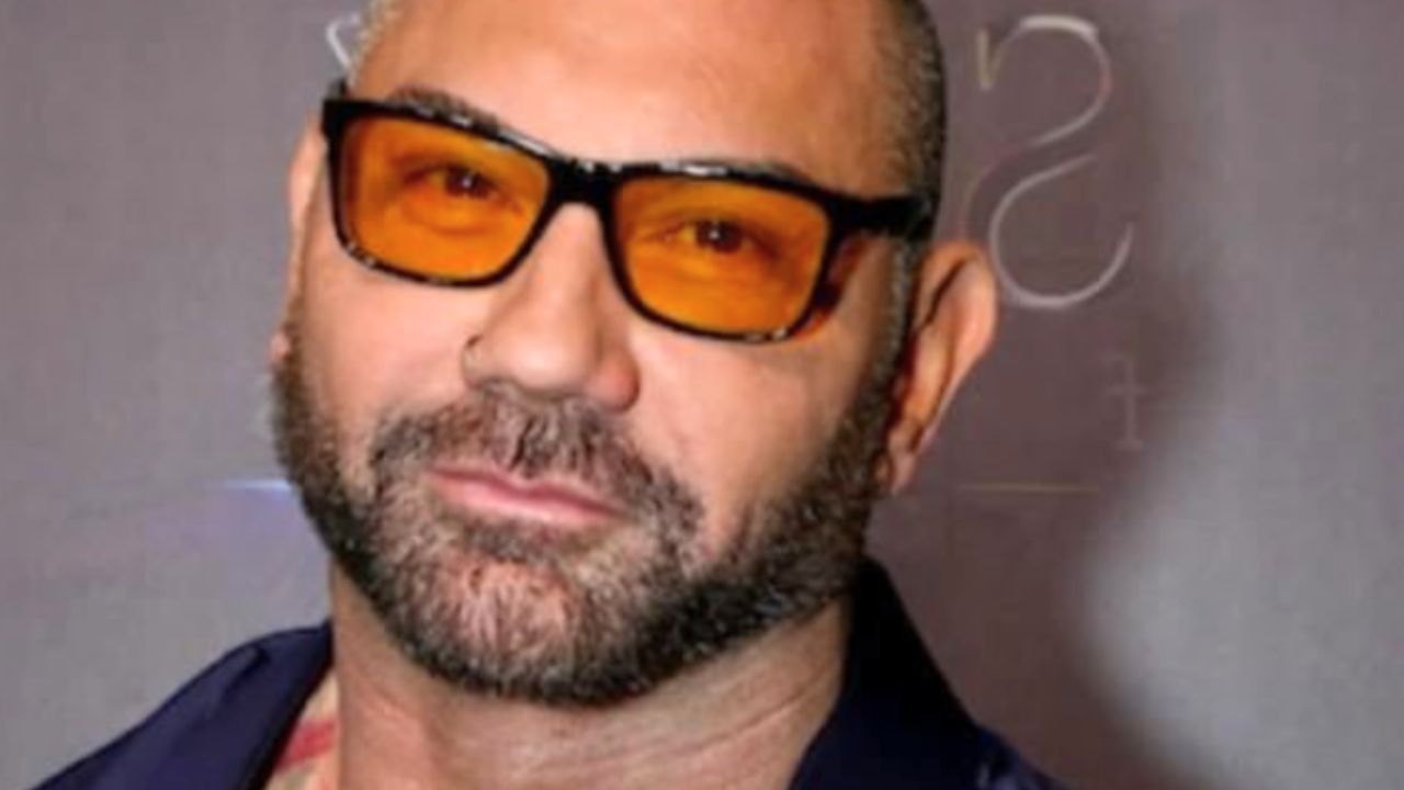 Batista Gifts WWE World Heavyweight Title, Makes Surprise Gesture!