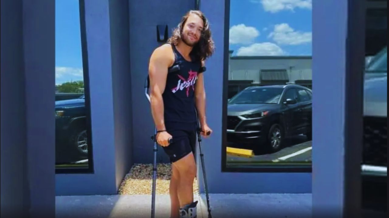 WWE's Javier Bernal Spotted in Walking Boot After Injury