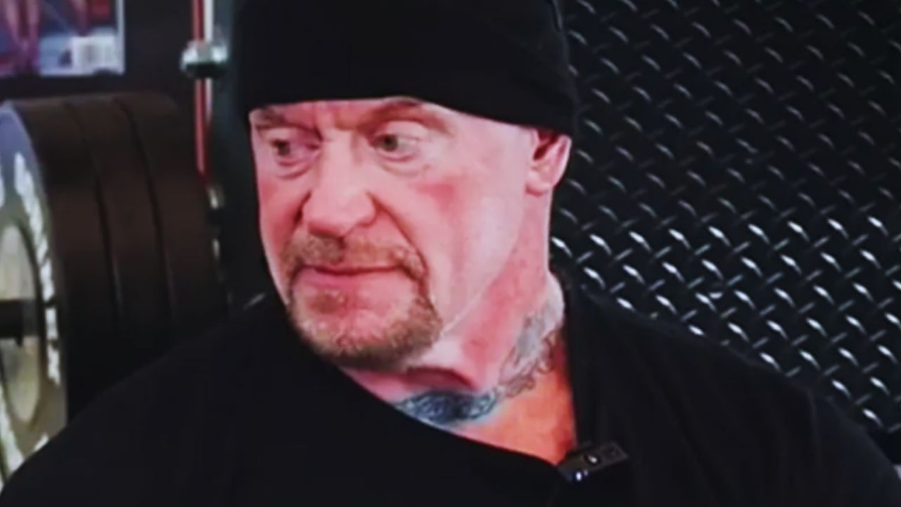 The Undertaker Criticizes Wrestlers for Over-Engaging with Fans